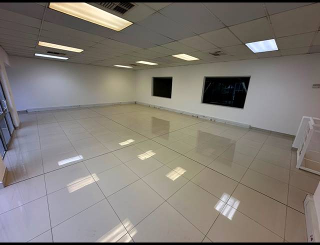 624M² WAREHOUSE TO LET IN NORTH RIDING